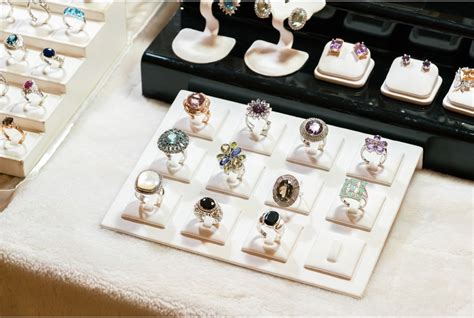 Your Guide To Jewellery Stone Setting Types